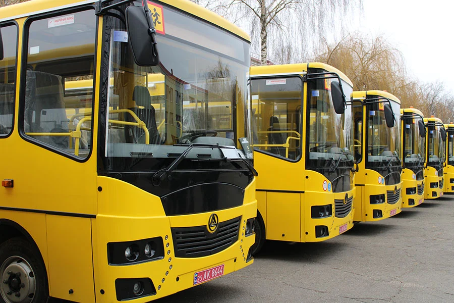 У Житомирській ОВА пранують закупити шкількі автобуси для громад Коростенського району