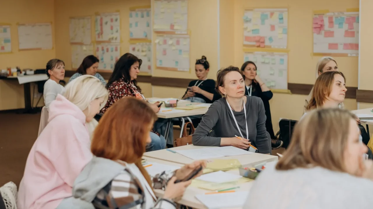 Жінок Житомирщини запрошують на безоплатний проєкт для пошуку роботи та зміни професії