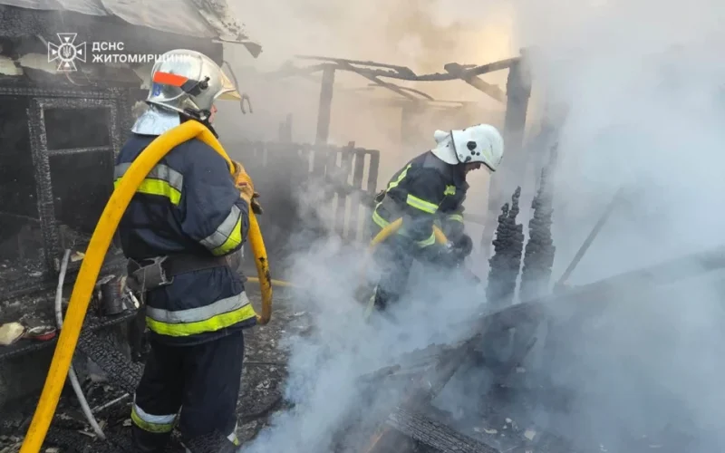 Рятувальники ліквідовували наслідки повітряних атак рф по Житомирській області
