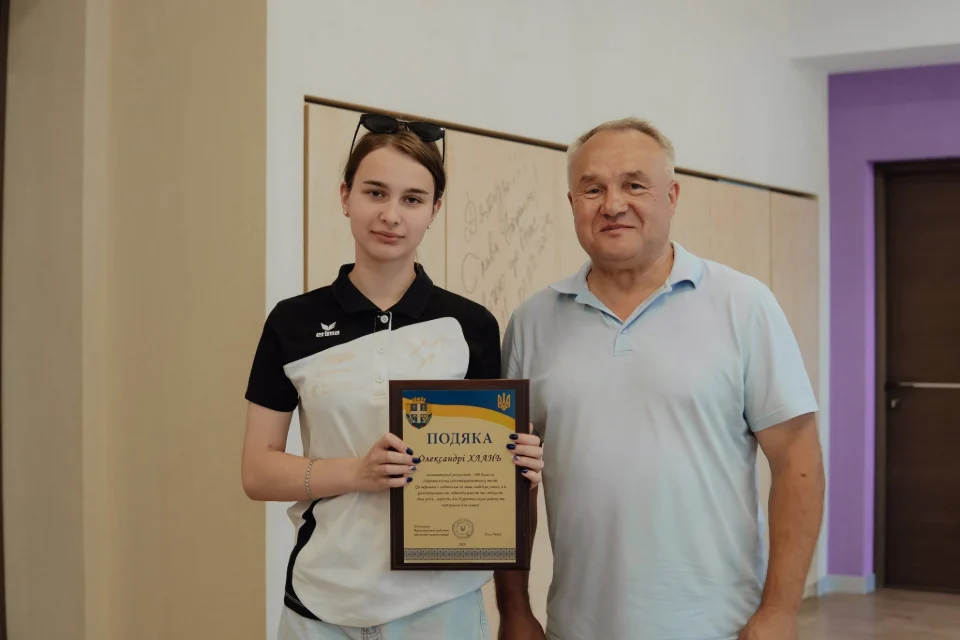 Випускниця з Олевської громади, яка набрала 200 балів під час НМТ з української літератури, отримала подяку