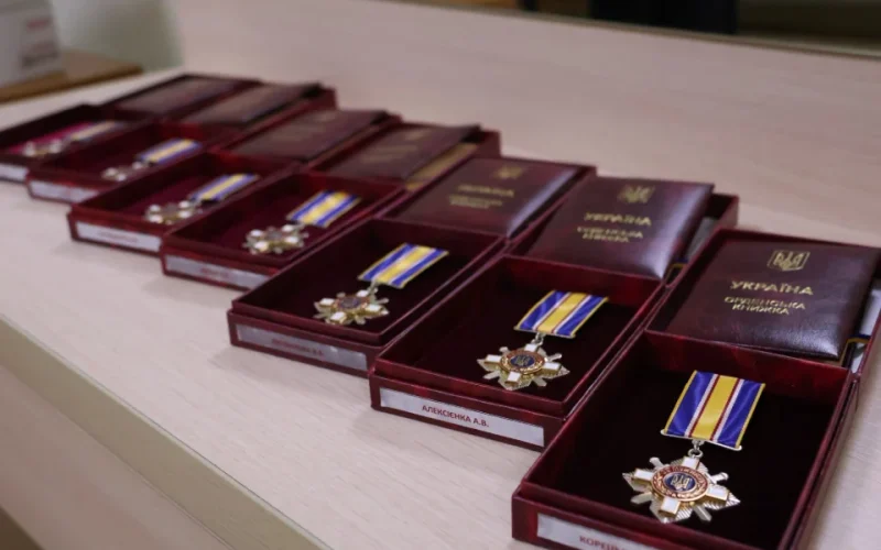 Посмертні нагороди Героям Малинської громади: родинам передали ордени та відзнаки ЗСУ