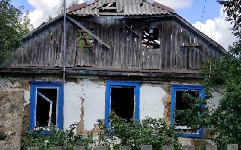 Після атаки рф на Коростенщині соцзахист приймає заявки місцевих: особу, чиє житло знищено, розмістили в геріатричному пансіонаті