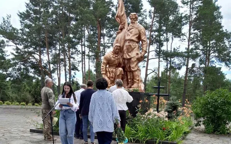 У селі на Олевщині відбувся мітинг та хвилина мовчання з нагоди річниці Копищенської трагедії