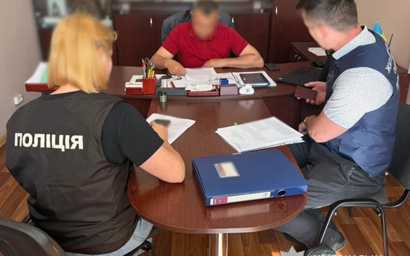 Керівництво лікарні на Житомирщині підозрюють у заволодінні 2,4 млн грн за ненадані медпослуги: підозри вручили ще 7 спільникам