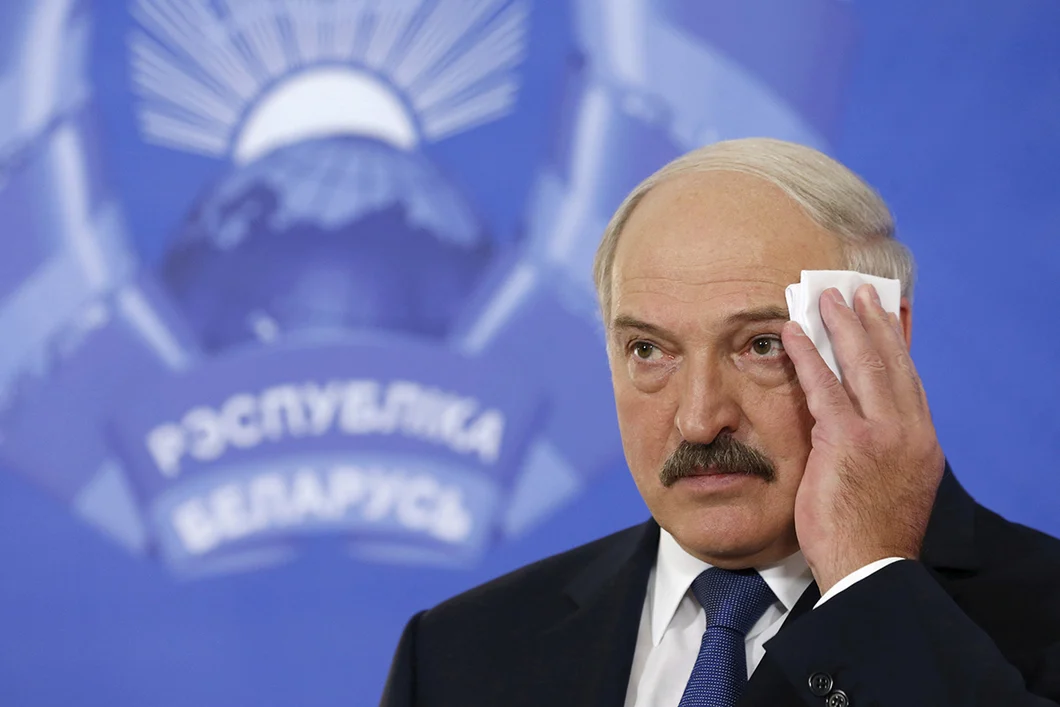 Лукашенко: білорусь не відправить військових в Україну, але є нюанс