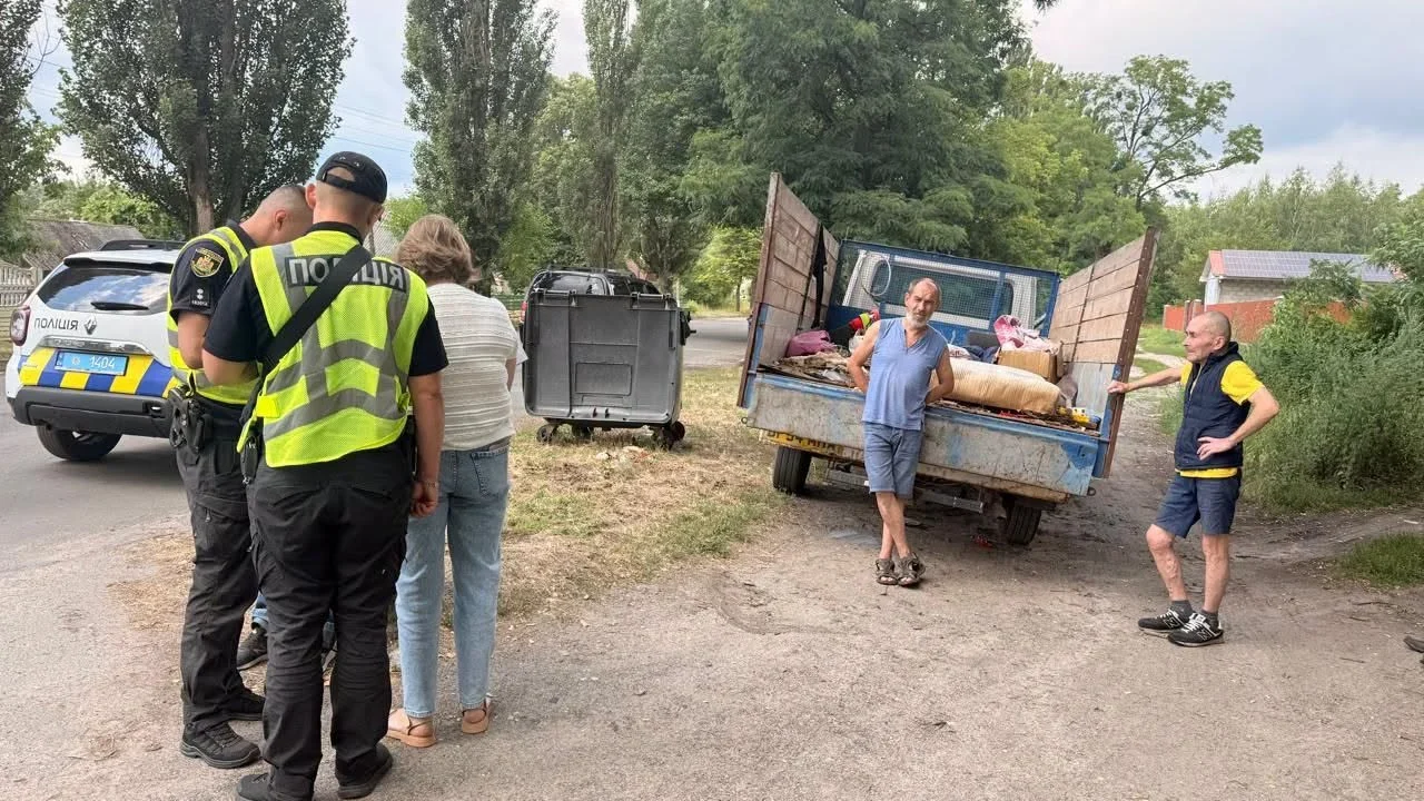 У Малині виявили осіб, що розвозили сміття вантажівкою та лишали його в різних районах міста