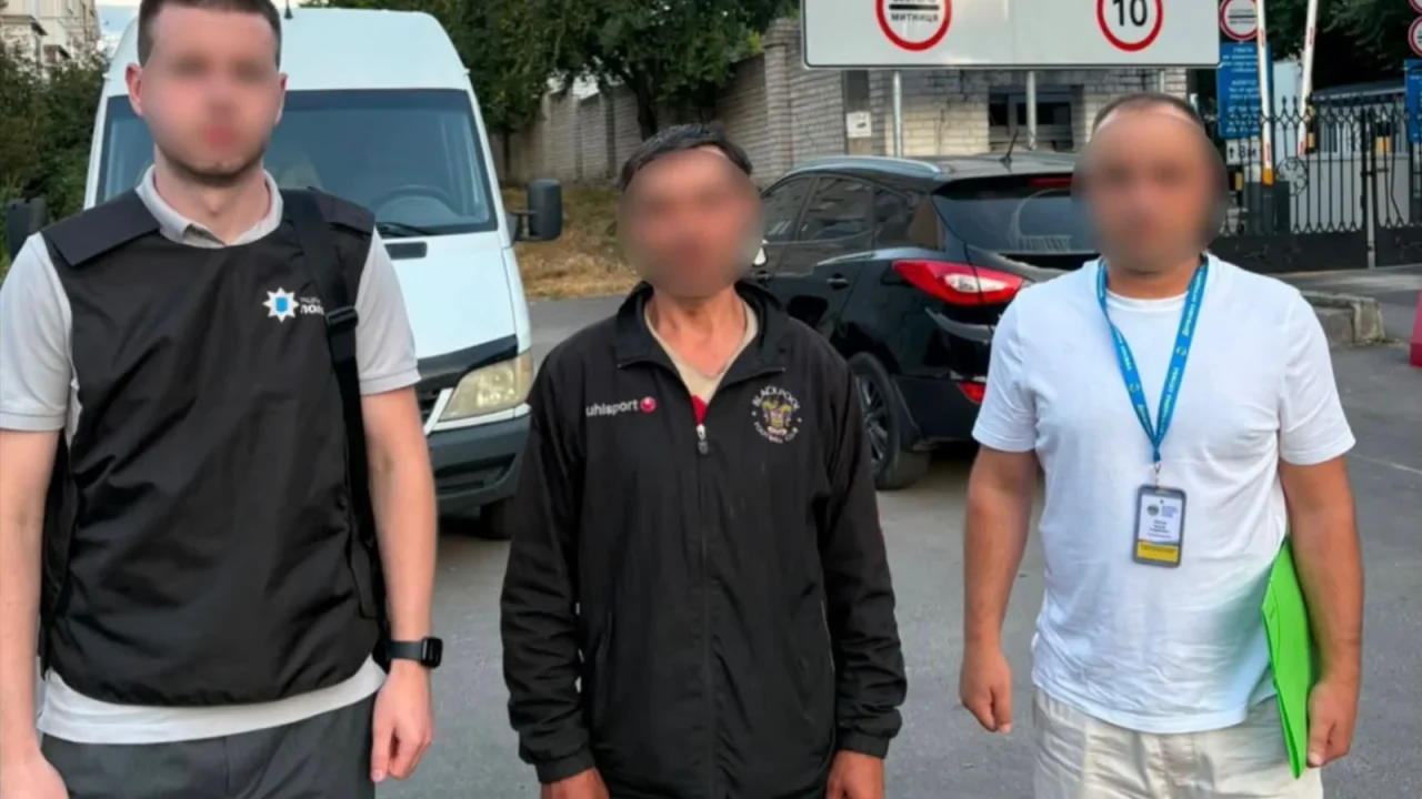 З Олевської громади видворили громадянина Молдови: не хотів виїжджати з України