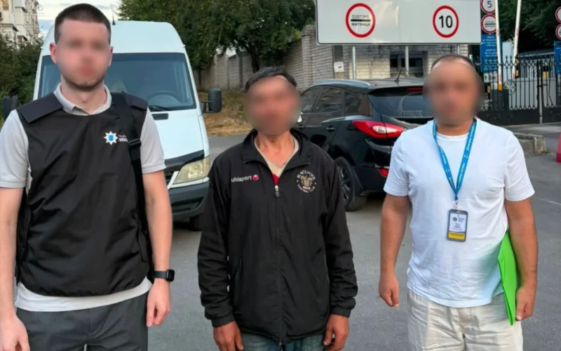 З Олевської громади видворили громадянина Молдови: не хотів виїжджати з України