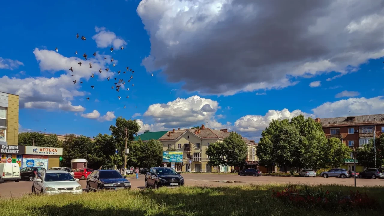 На вихідних у Коростенському районі дощитиме, температура підніметься до 24°