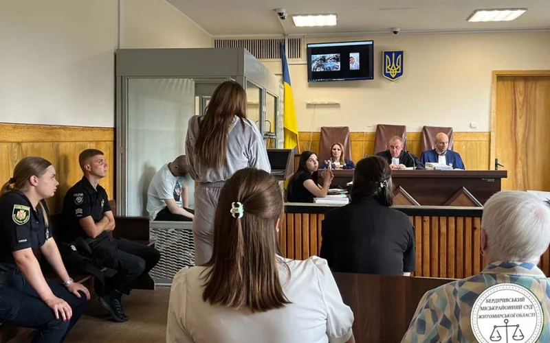 За $200 погодилися підпалити релейну шафу залізниці: двох жителів Житомирщини засудили до 15 років тюрми