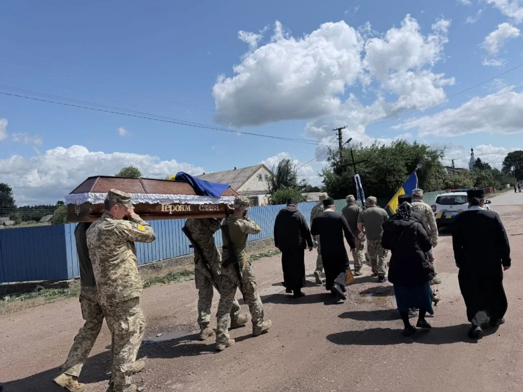 Після двох років пошуків додому навіки повернувся військовий Олександр Яворенко з Коростенського району