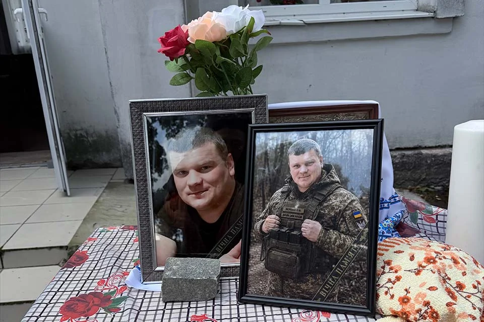 Два роки безвісти зниклий: у Добрині Коростенського району попрощалися із загиблим військовим Олександром Яворенком