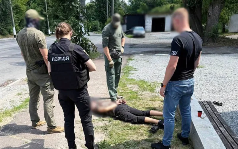 На Житомирщині затримали чоловіка, який торгував боєприпасами: продав мішок із патронами та гранати