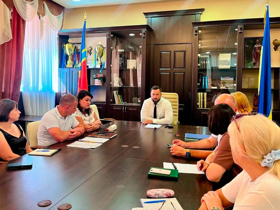 Прокуратура та органи влади Коростенщини обговорили захист дітей-переселенців