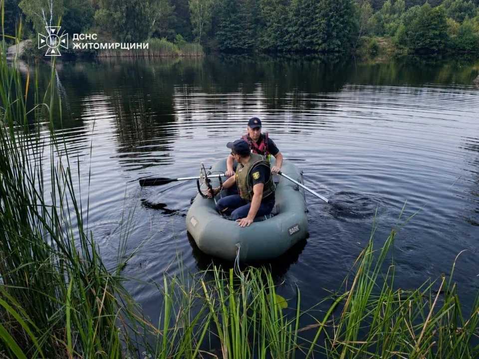 У річці на Житомирщині втопився чоловік, ще одного юнака шукають у водоймі кар’єра
