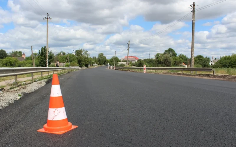 Кабмін виділив кошти на ремонт автомобільних доріг у Житомирській області