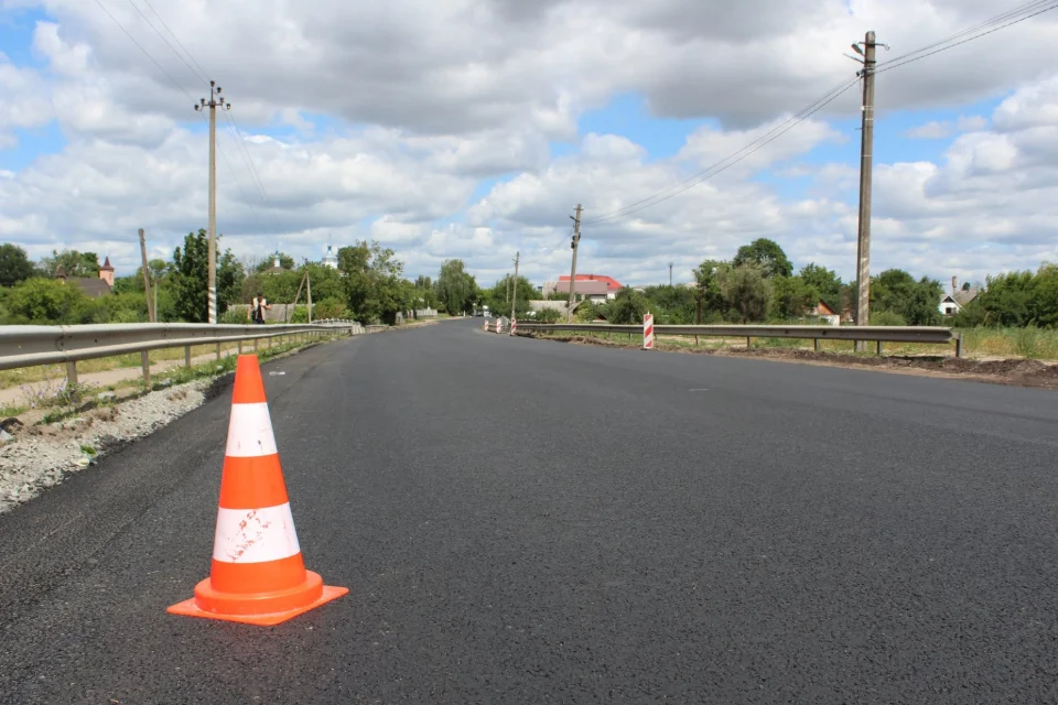 Кабмін виділив кошти на ремонт автомобільних доріг у Житомирській області