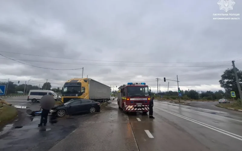 Неподалік Коростеня сталася ДТП: рух в напрямку Рівного частково ускладнений
