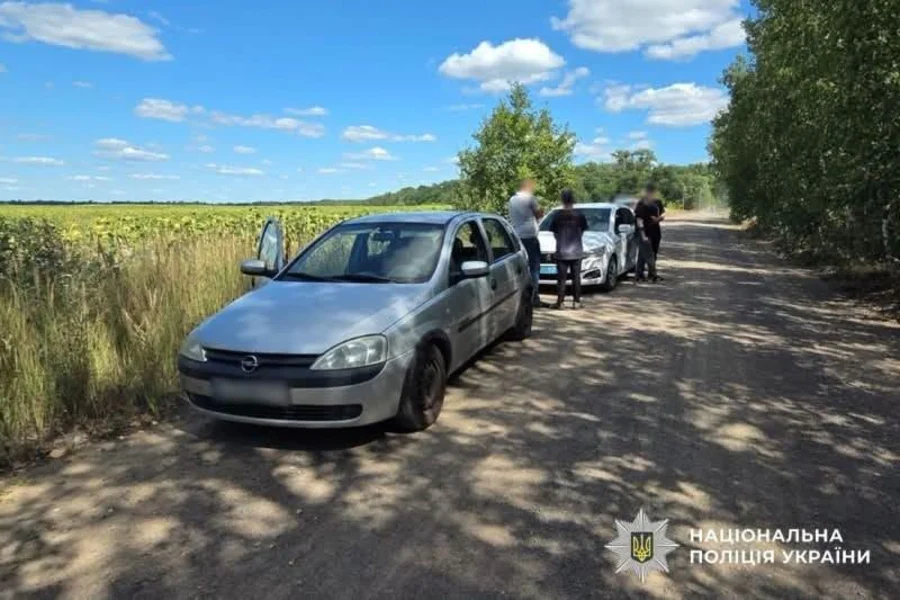Через Коростенщину збиралися потрапити до білорусі: правоохоронці викрили незаконну спробу чоловіків виїхати за кордон