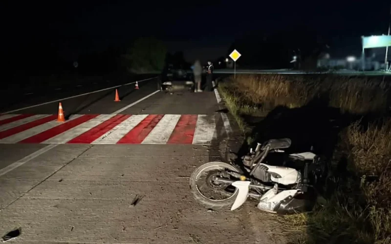 У селі Лугинської громади водій на Audi зіштовхнувся з 16-річним мотоциклістом