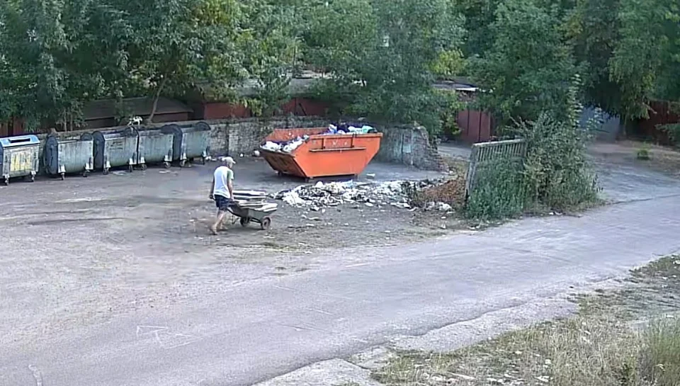 Матеріали з камер передають поліції: у Коростені комунальне підприємство бореться з порушниками благоустрою
