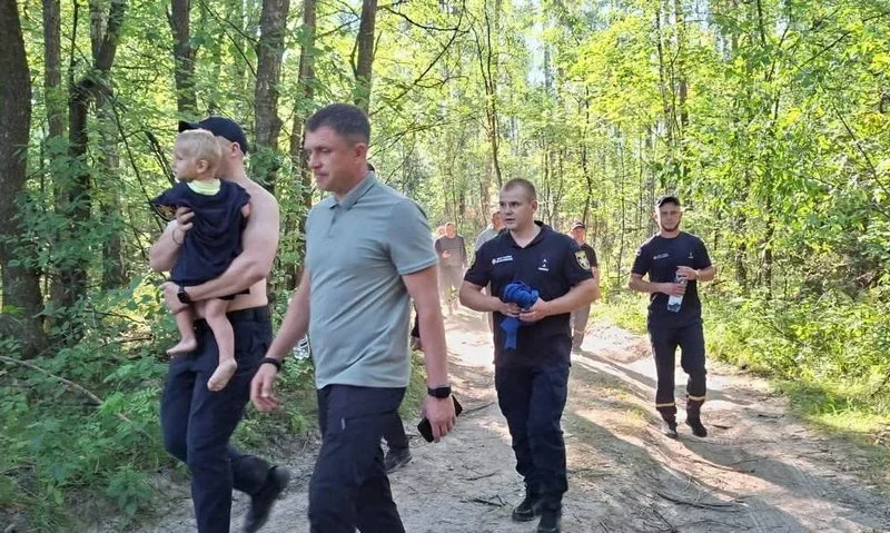 На Житомирщині знайшли півторарічного хлопчика, якого розшукували з вечора