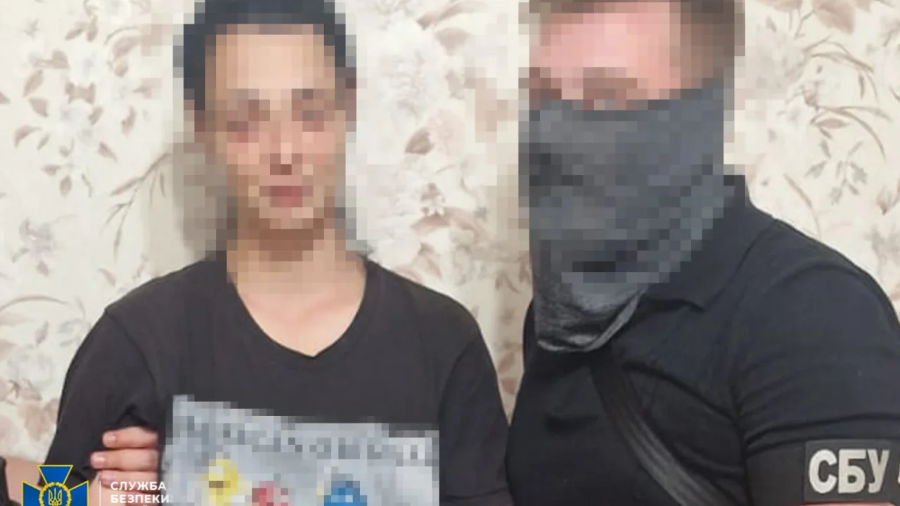 27-річна жителька Житомирщини готувала теракти біля адмінбудівель та авто військових на Одещині
