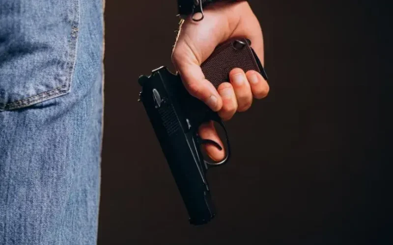 У Малині чоловіка покарали за стрілянину з “пневмата” у приміщенні ДРАЦСу