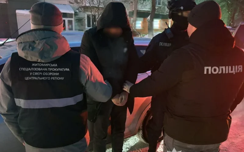 У Коростені військовослужбовця ТЦК оштрафували за хабарі за зняття з розшуку в системі «Оберіг»