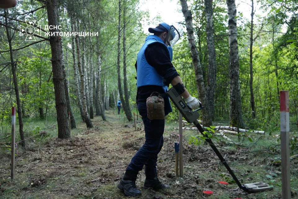 Сапери продовжують очищати Малинську громаду від наслідків російської агресії