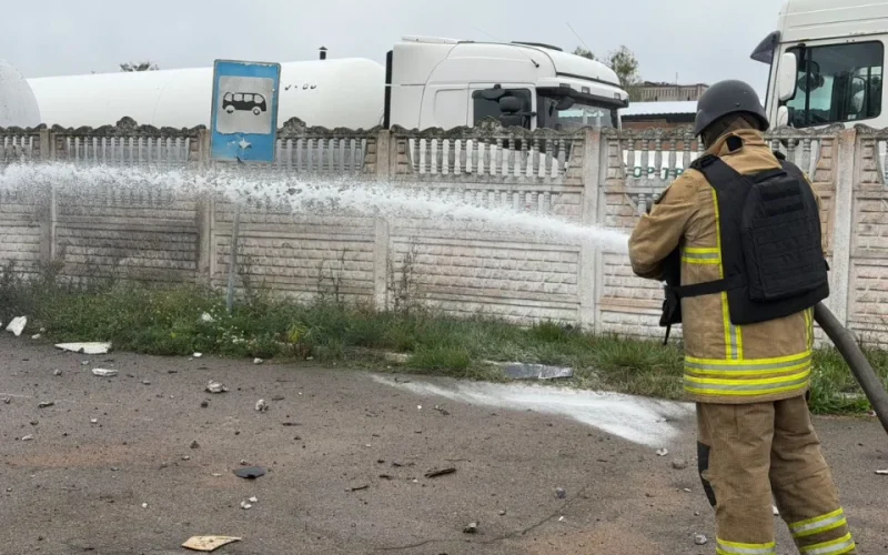 На трасі в Житомирській області ворог атакував автозаправку: триває ліквідація наслідків