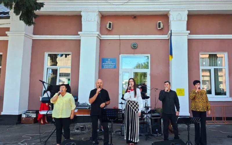 Без «Поліського вареника», але зі збором коштів для ЗСУ: у Лугинах відзначили 420-річчя селища