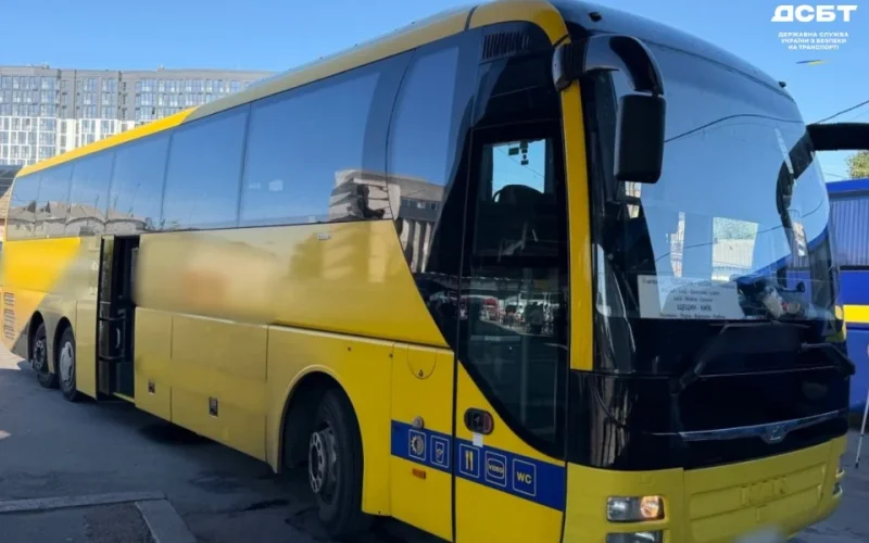 На Житомирщині сімох водіїв міжнародних автобусів викрили на використанні чужих чіп-карток