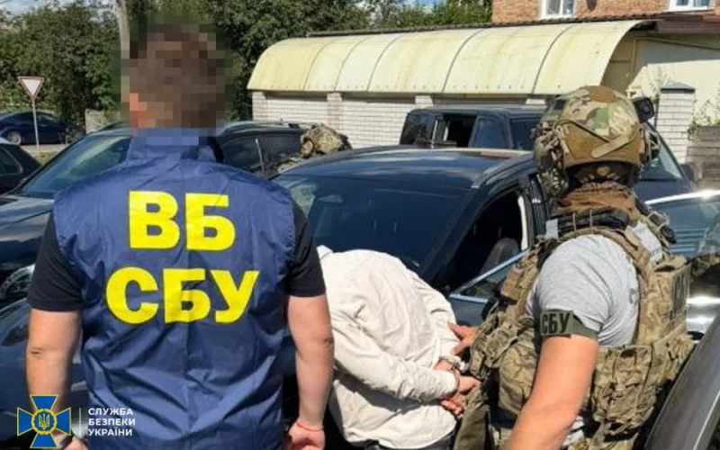 На Житомирщині затримали співробітника СБУ за підозрою у передачі службових даних