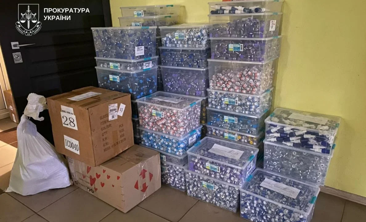 Понад 250 обшуків і 27 підозрюваних: спецоперація щодо фальшивого засобу для схуднення охопила і Житомирщину