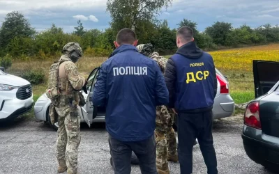 За 10 тис. грн віз військовозобов’язаного до кордону: на Житомирщині 22-річному водію оголосили про підозру