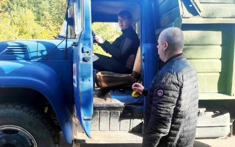 У Коростені переселенка після 16 років у торгівлі опановує «чоловічу» професію за кермом ЗІЛа
