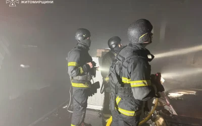 Пожежі після нічної атаки: ворог ударив по цивільній і залізничній інфраструктурі Житомирщини