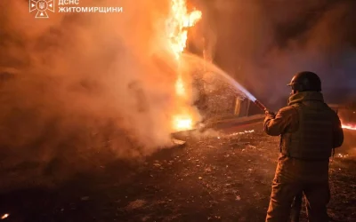 росіяни масовано атакували Житомирщину: пошкоджені об’єкти енергетики, ліцей, житлові будинки та авто