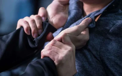 Побив, забрав телефон і переказав 40 тис. грн: на Київщині затримали жителя Житомирської області