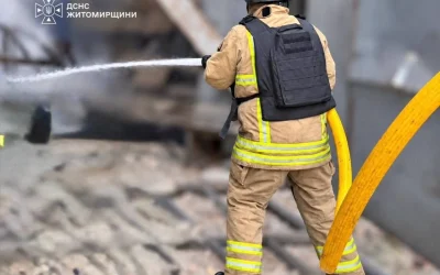 росіяни знову атакували транспортну інфраструктуру Коростенського району: пожежі виникли на двох локаціях