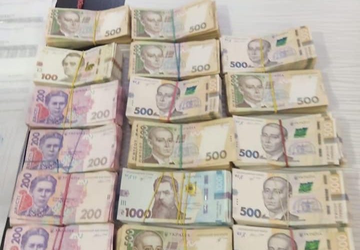 Вивели «у тінь» 200 мільйонів: в Житомирській області блокували роботу конвертцентру