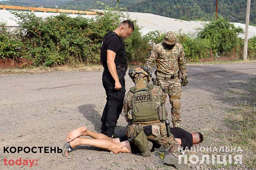 Мешканець Житомирщини незаконно переправляв через кордон чоловіків: справа вже в суді