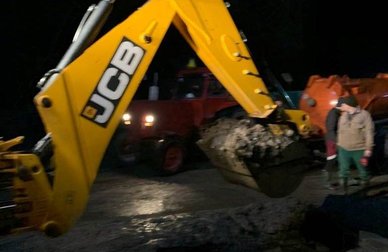 Як у Малині ліквідовували масштабну аварію на магістральному водогоні