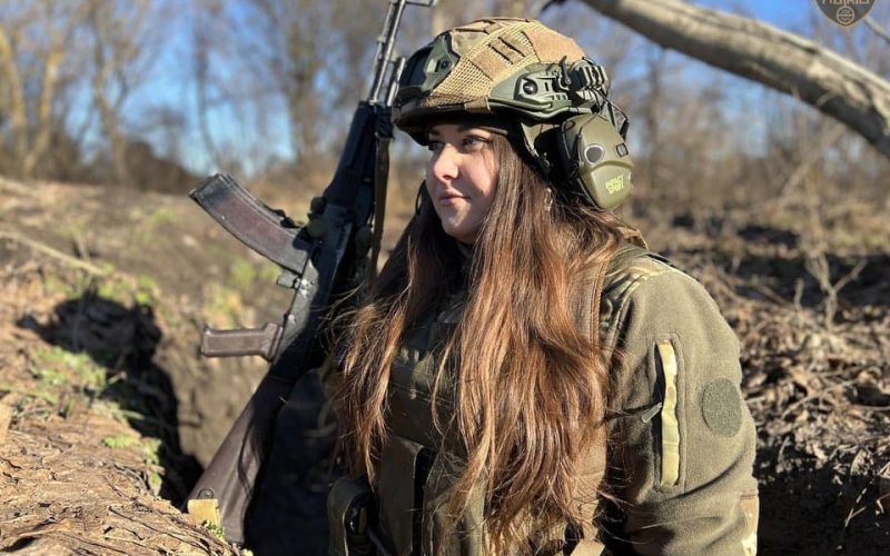 Коростенка поборола онкологію та пішла зі зброєю в руках боронити Україну