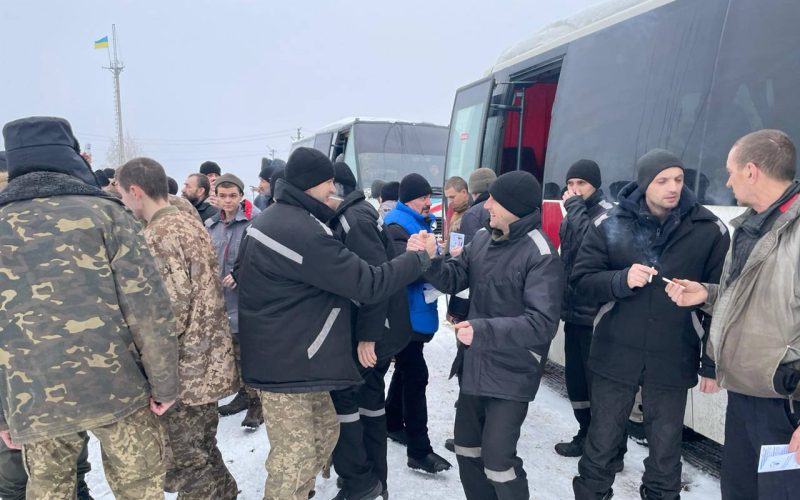 Україна повернула з полону 116 захисників, зокрема оборонців Маріуполя, партизанів Херсона та снайперів