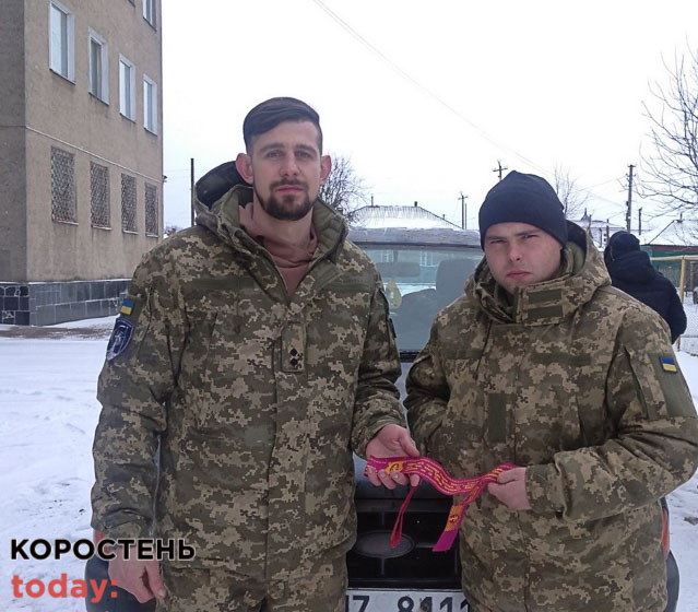 Жителі Овруча передали 9-й автомобіль на фронт для захисників