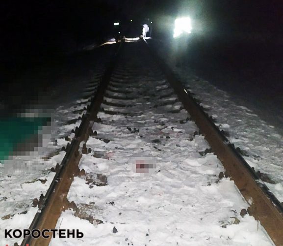 На залізничному шляху Житомир-Коростень під колеса потягу потрапив чоловік та загинув