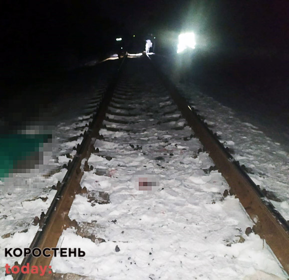 На залізничному шляху Житомир-Коростень під колеса потягу потрапив чоловік та загинув
