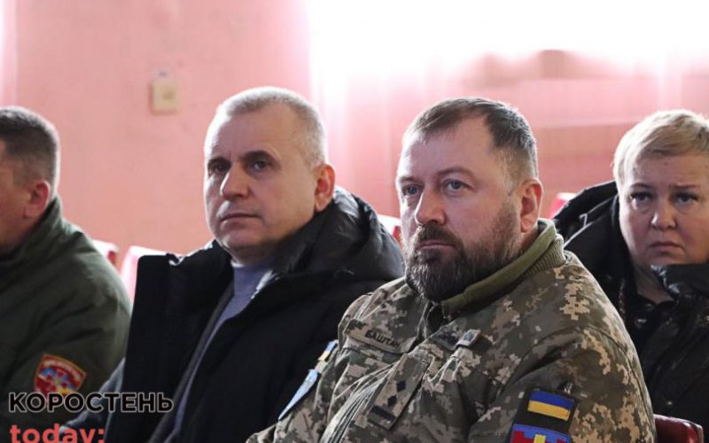 Вперше в Олевську дітям загиблих воїнів вручили срібні кулони “Батьківське серце”